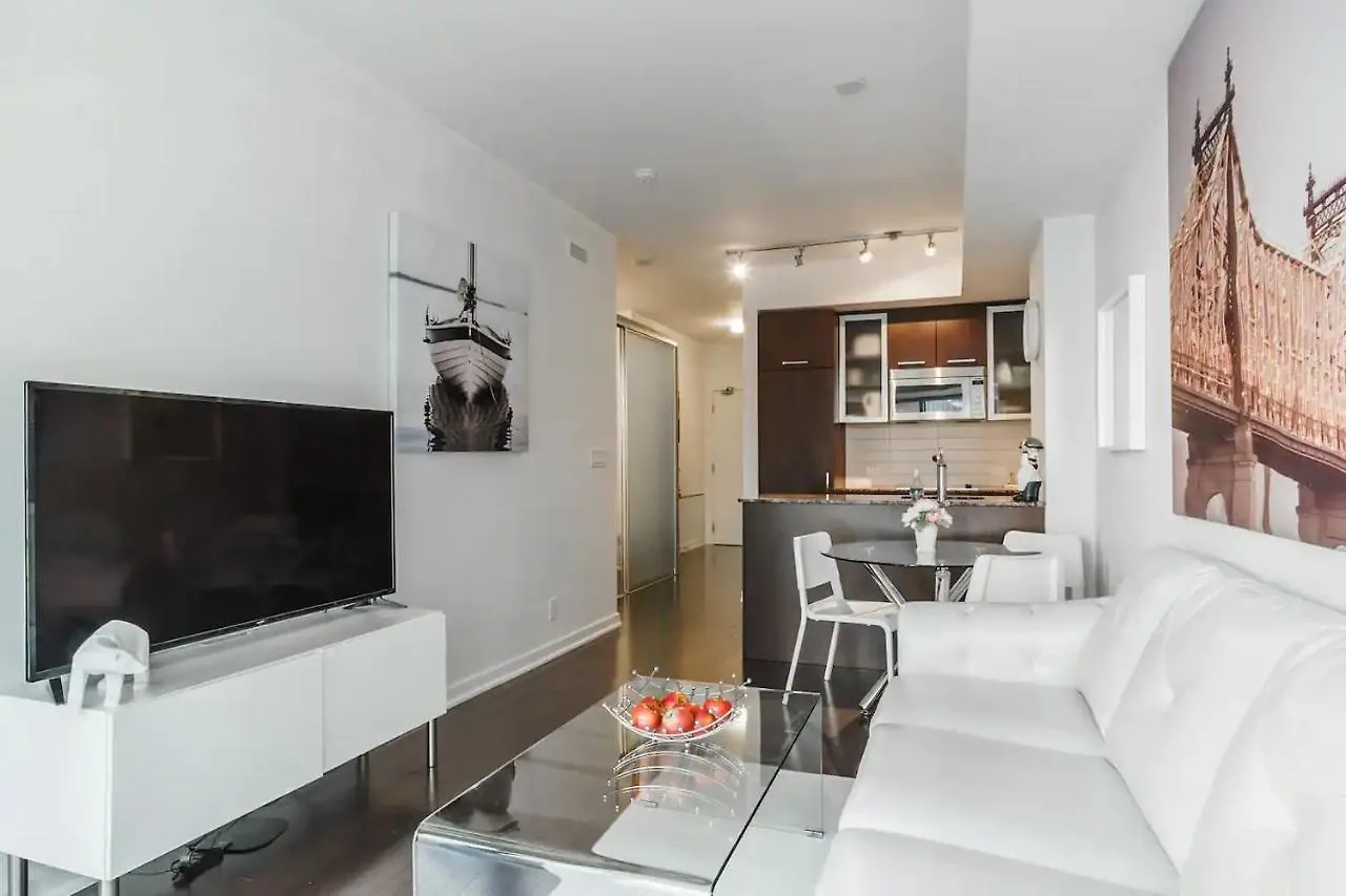 Luxury 2-Bedroom Condo Parking, View Of Cn Tower Toronto 0*,
