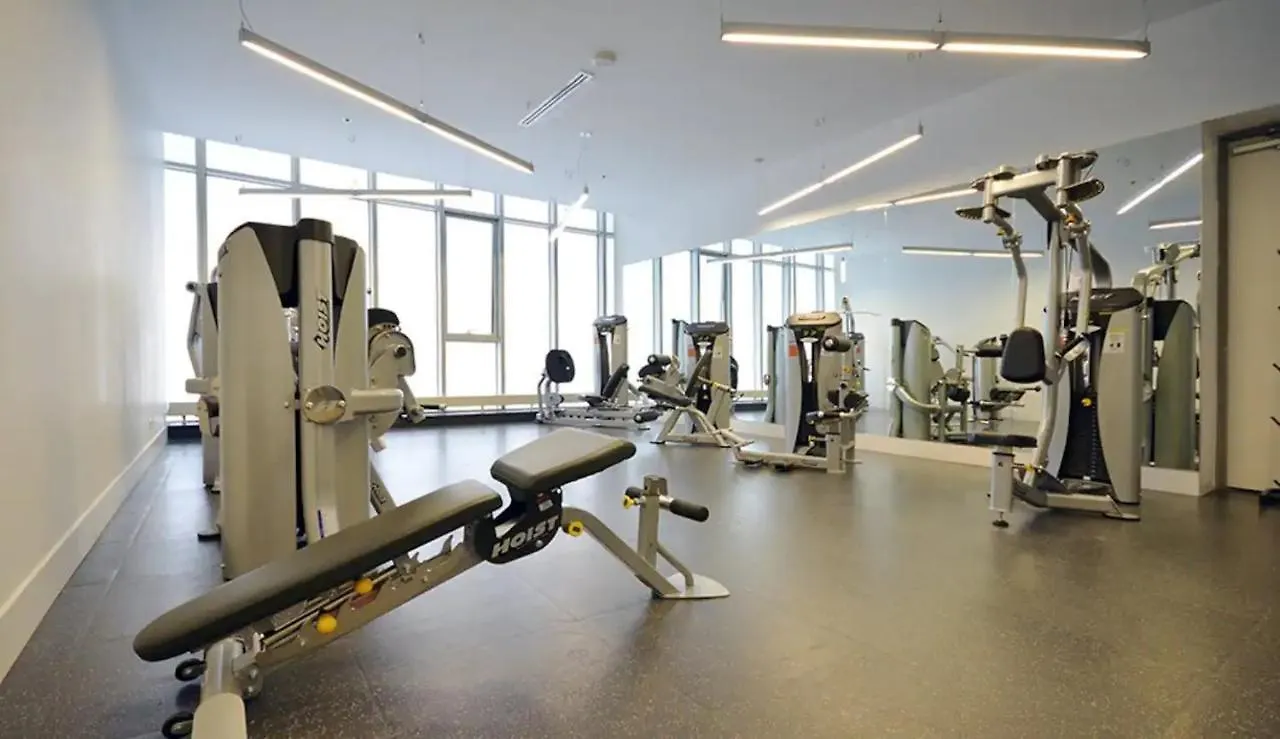 Luxury 2-Bedroom Condo Parking, View Of Cn Tower Toronto 0*,
