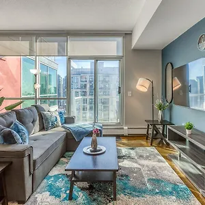  Apartment Cozy 2br With King Bed And Views Canada
