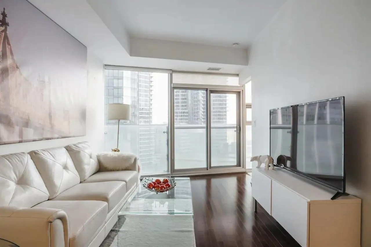 Luxury 2-Bedroom Condo Parking, View Of Cn Tower Toronto