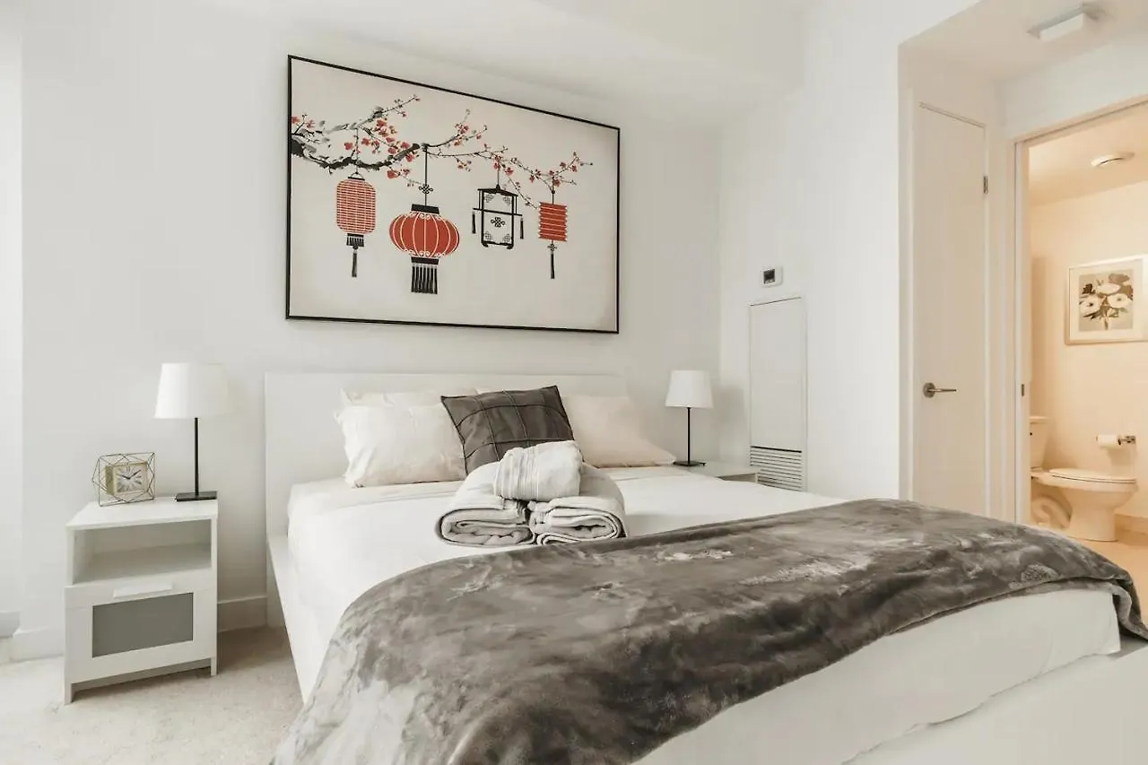 Apartment Luxury 2-Bedroom Condo Parking, View Of Cn Tower Toronto Kanada
